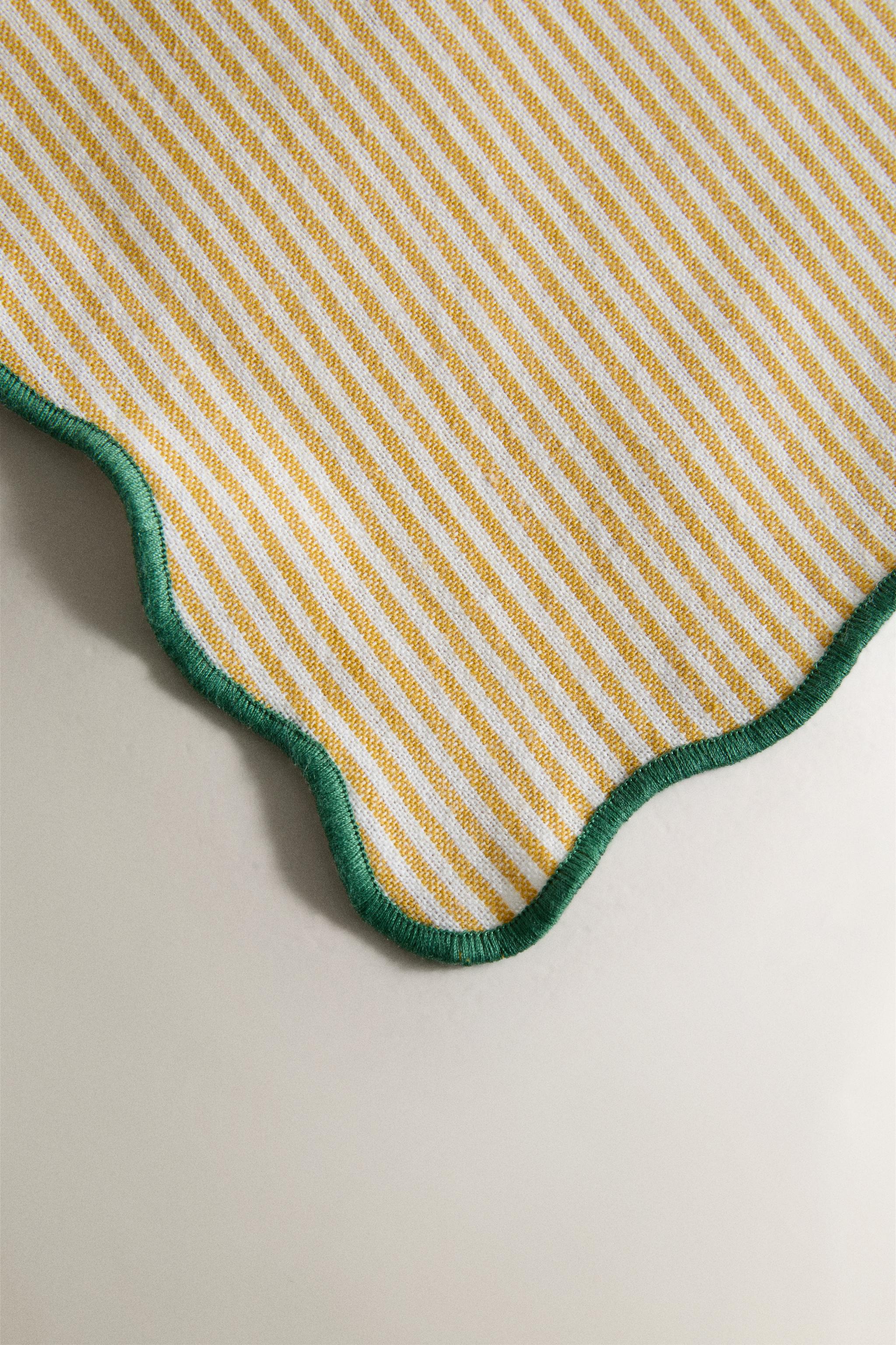 STRIPED NAPKINS WITH SCALLOPED EDGE (PACK OF 2)